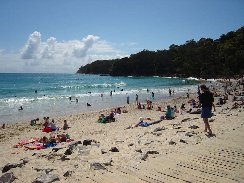 best places to learn to surf in australia - noosa