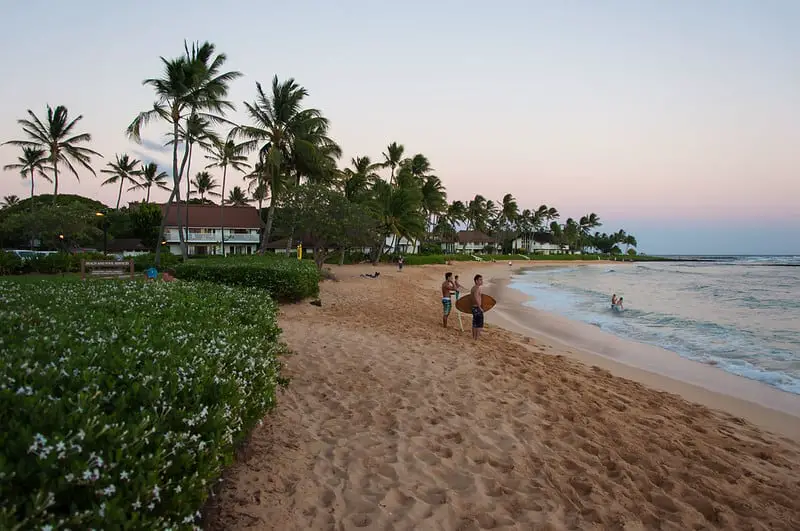 best places to learn to surf in hawaai - kauai
