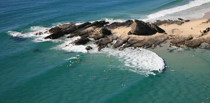 best places to learn to surf in australia - currumbin