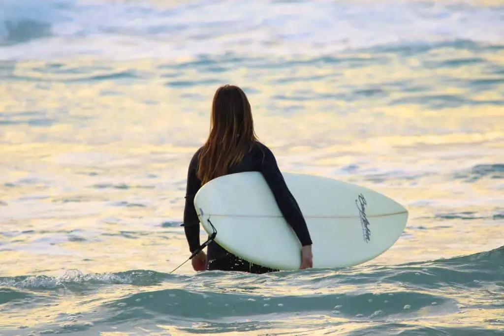 can you learn to surf on a shortboard 4