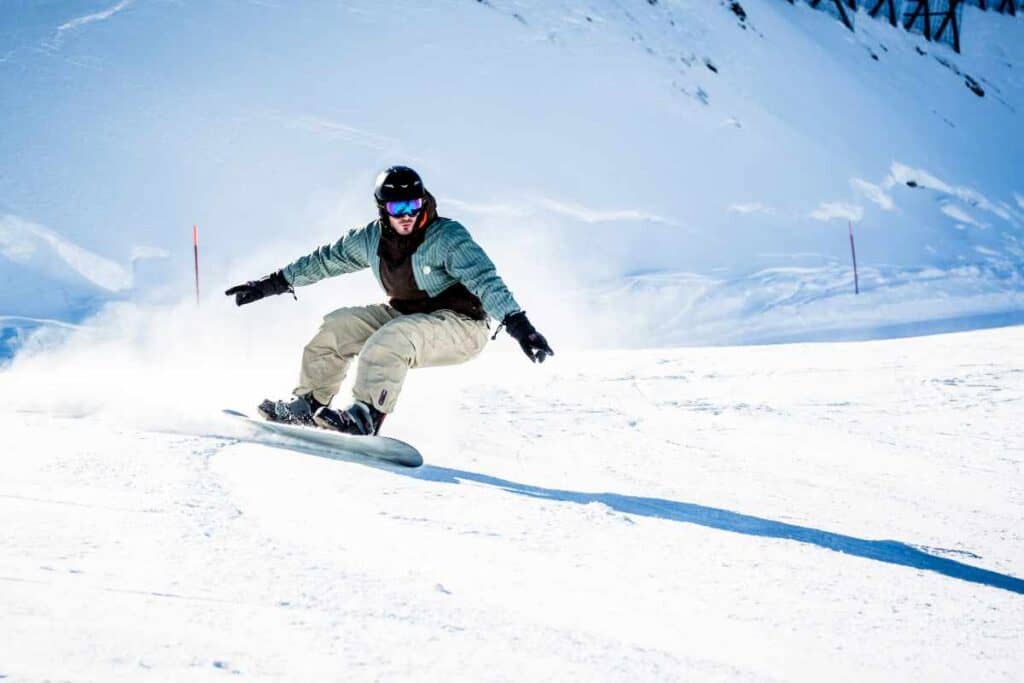 Differences between Surfing and Snowboarding
