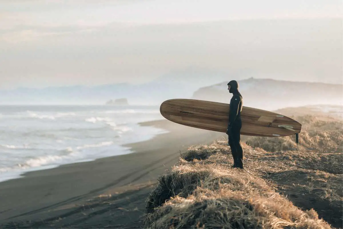 Surfing vs Wakeboarding A Comprehensive Comparison 2024